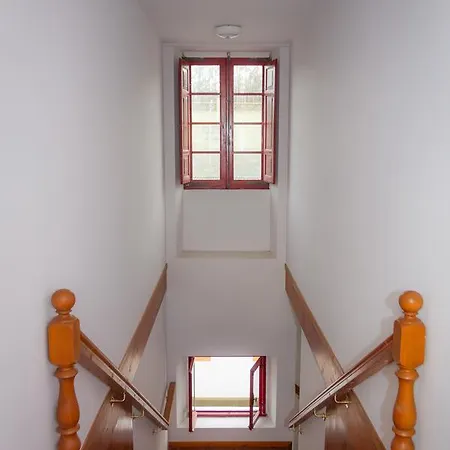بيت شباب O Abeiro De Manon